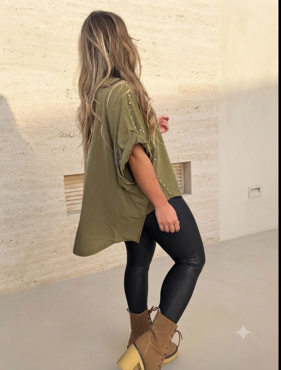 Tachuelas - camiseta oversize tachuelas