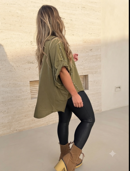 Tachuelas - camiseta oversize tachuelas